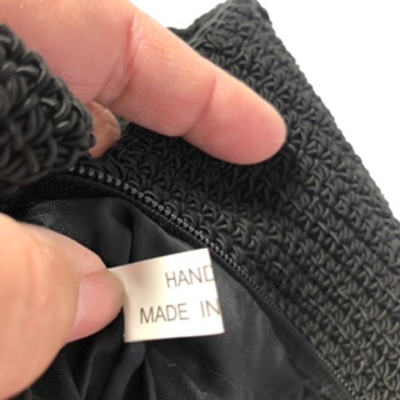 Hand Crafted Crocheted Shoulder Strap Zip Black Handbag - Picture 6 of 7